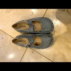 Alegria Houndstooth Platform shoes
